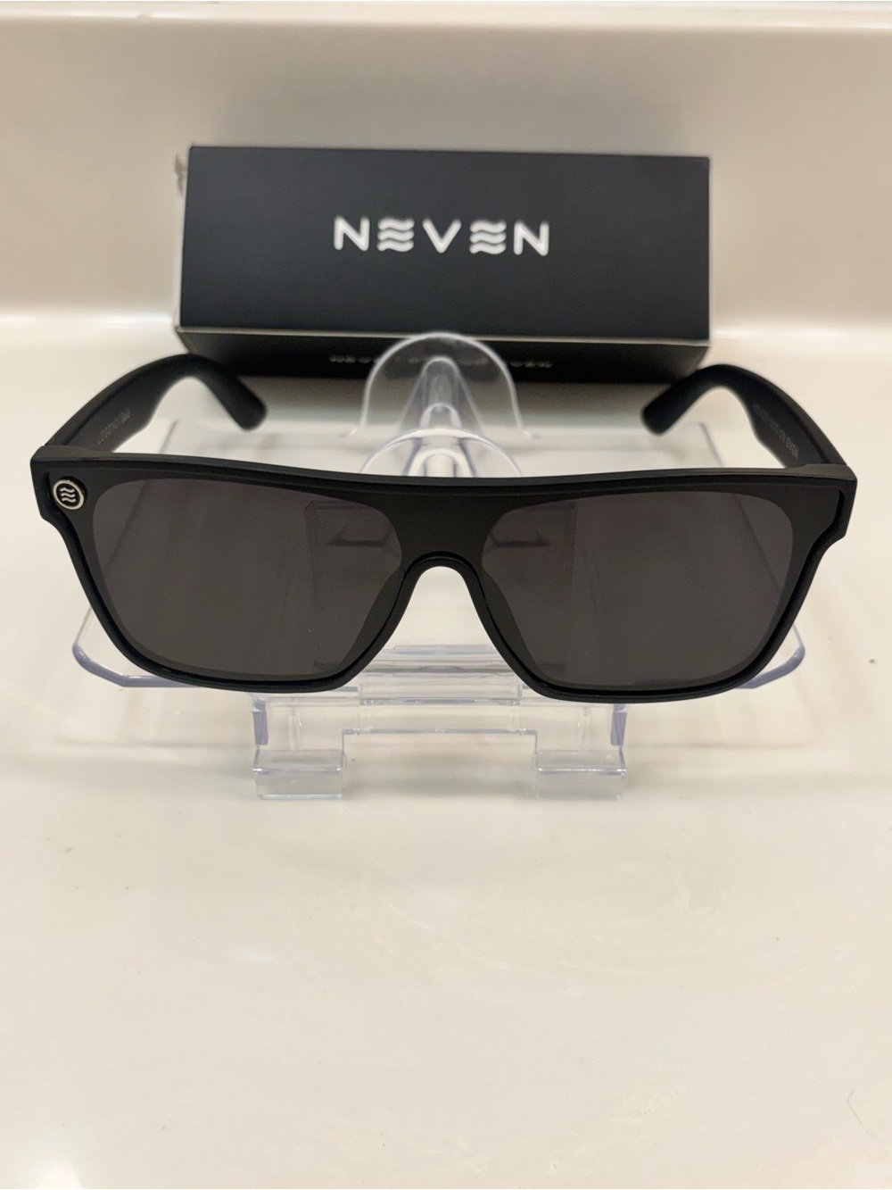 NEVEN LEGEND Bold Men's Square Sunglasses Black Plastic Frame Gray Tinted Lens